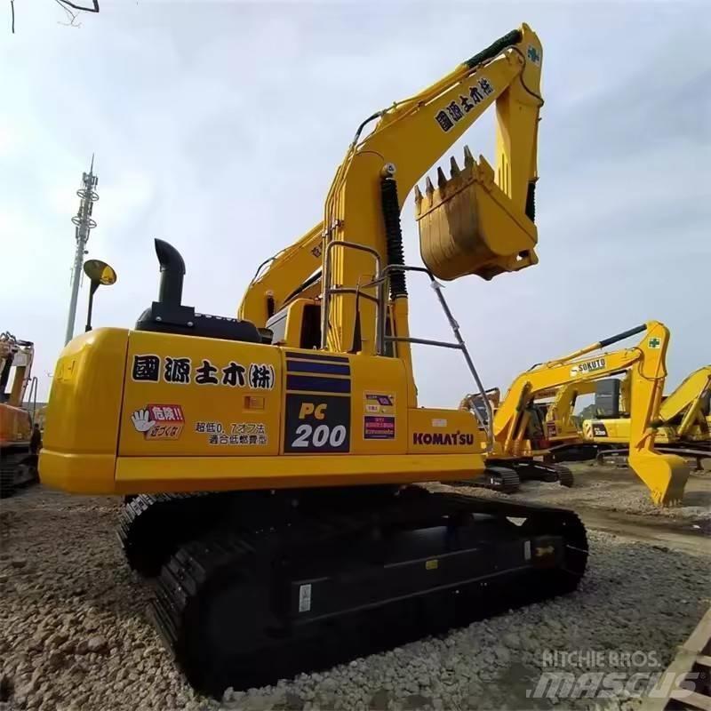 Komatsu PC 200 Gravemaskiner på larvebånd