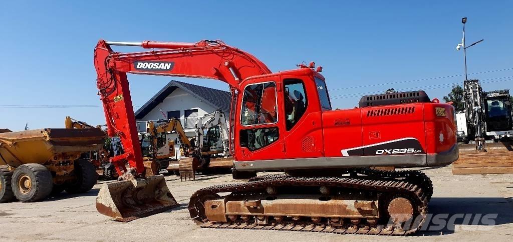 Doosan DX 235 LC Gravemaskiner på larvebånd