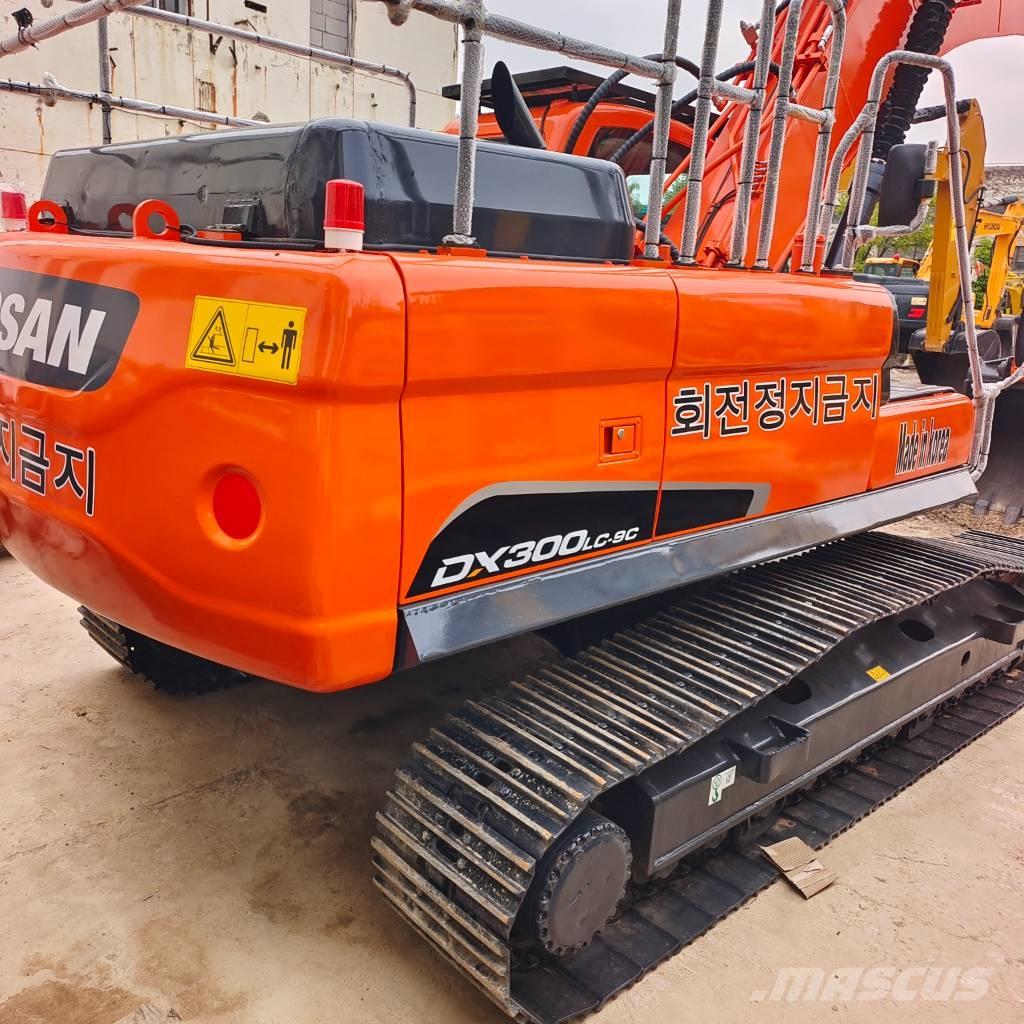 Doosan DX 300 Gravemaskiner på larvebånd