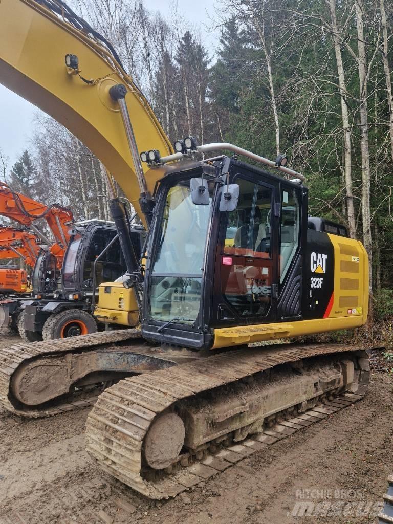 CAT 323 F L Gravemaskiner på larvebånd