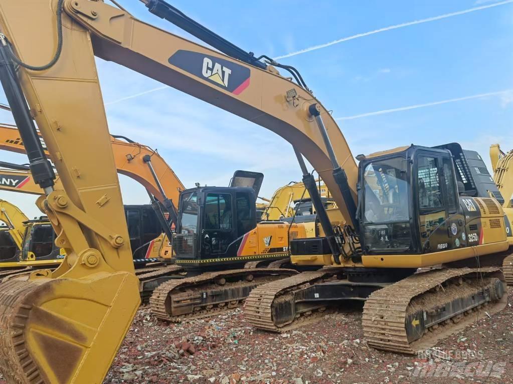CAT 325 D2 Gravemaskiner på larvebånd