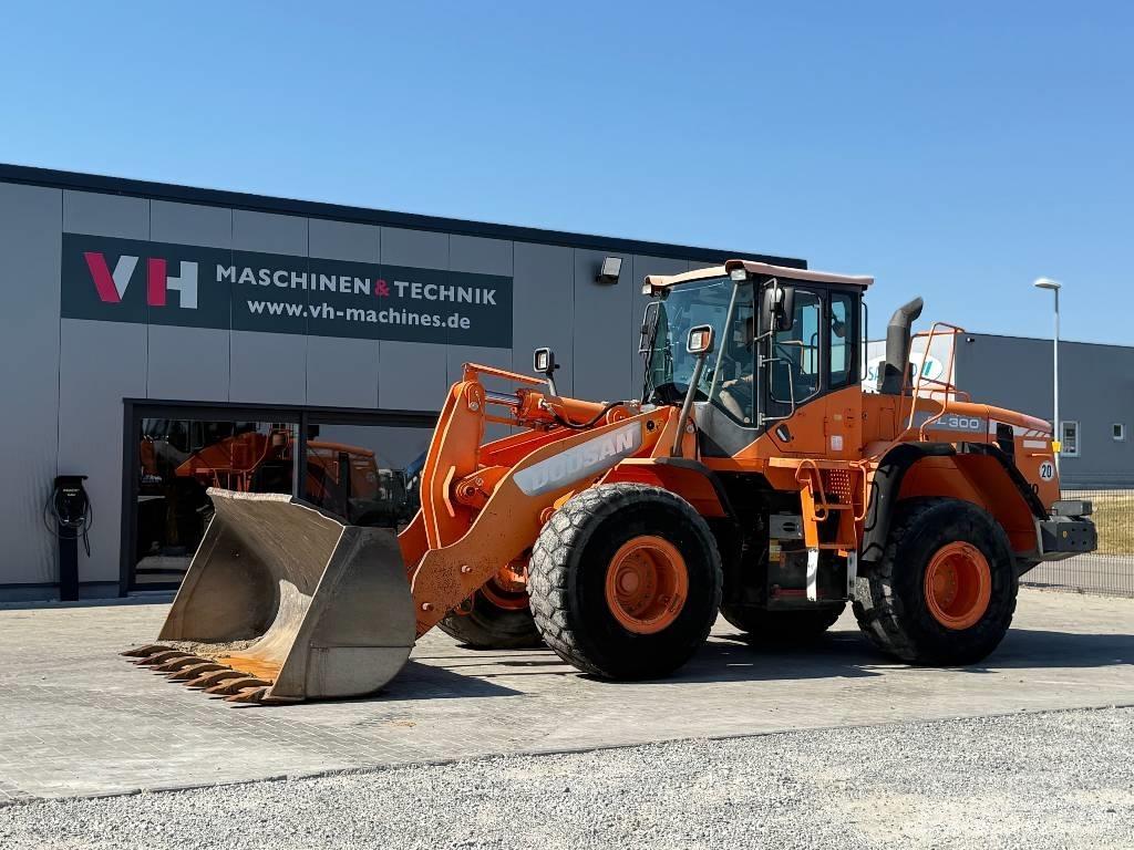 Doosan DL 300-3 Læssemaskiner på hjul