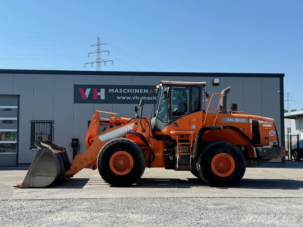 Doosan DL 300-3 Læssemaskiner på hjul