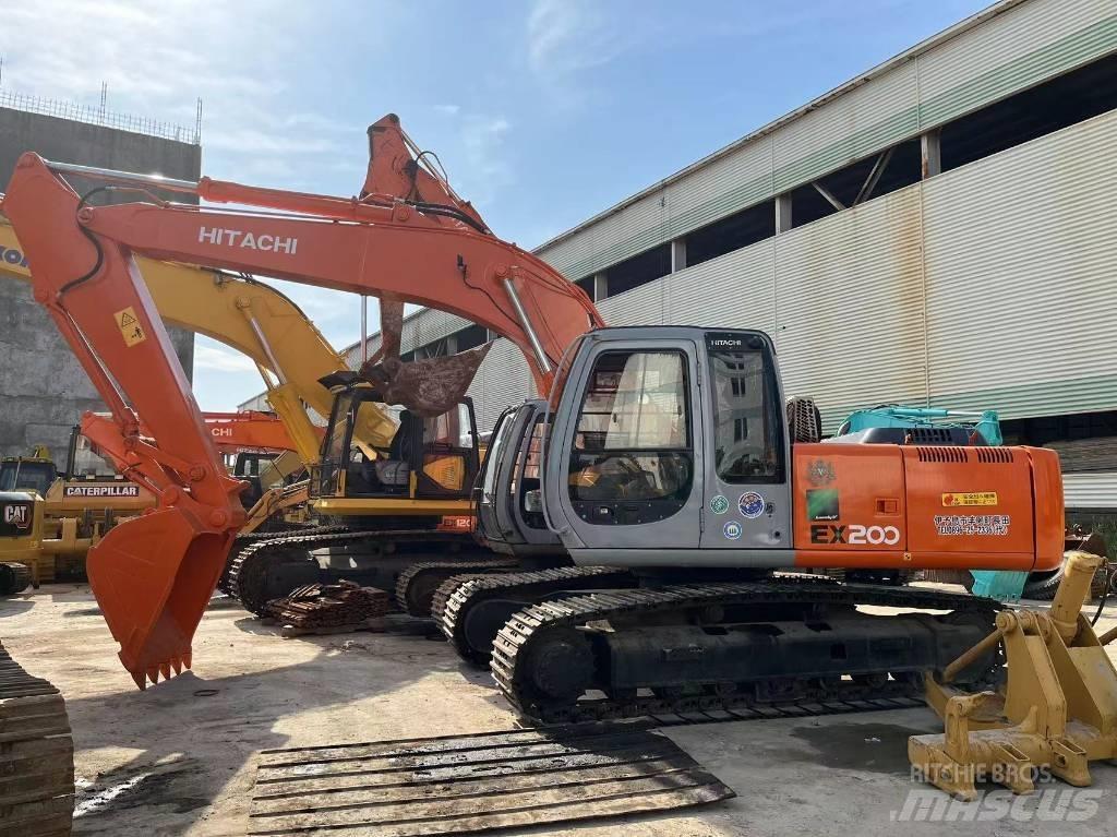 Hitachi EX 200 Gravemaskiner på larvebånd