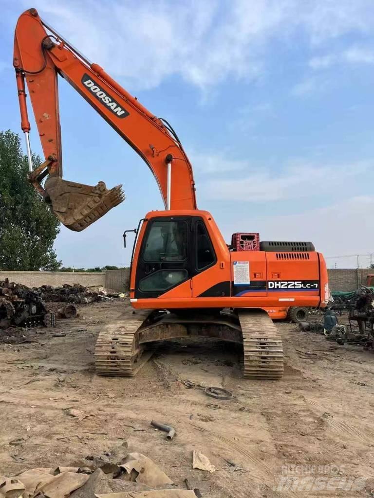 Doosan DH 225 LC-9 Gravemaskiner på larvebånd