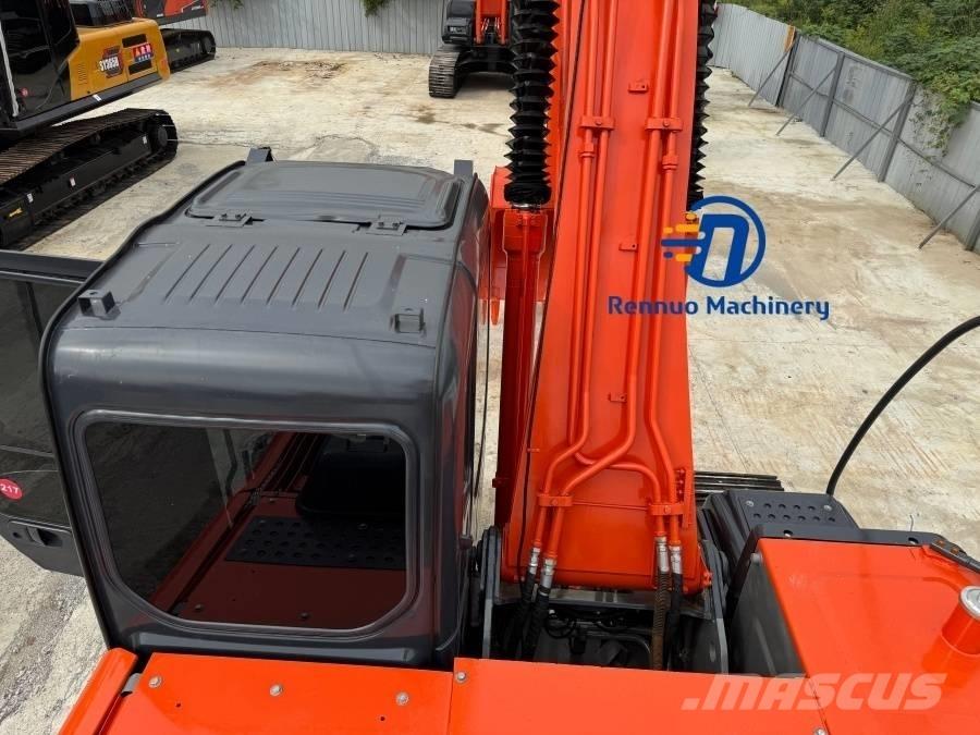 Hitachi ZX 240 Gravemaskiner på larvebånd