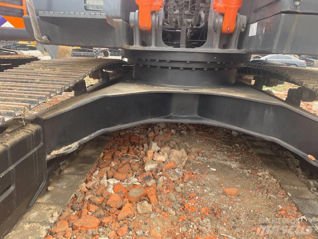 Hitachi ZX 200 Gravemaskiner på larvebånd