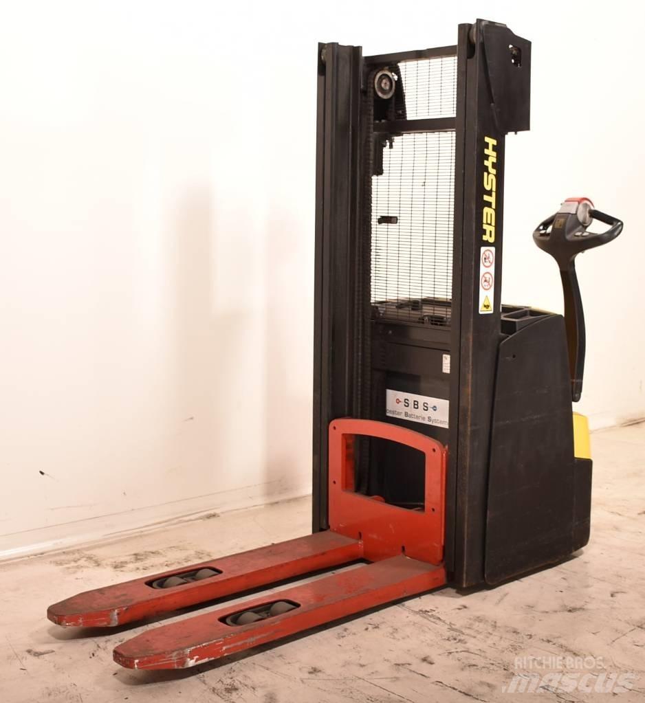Hyster S1.4 Gaffelstabler med gående fører