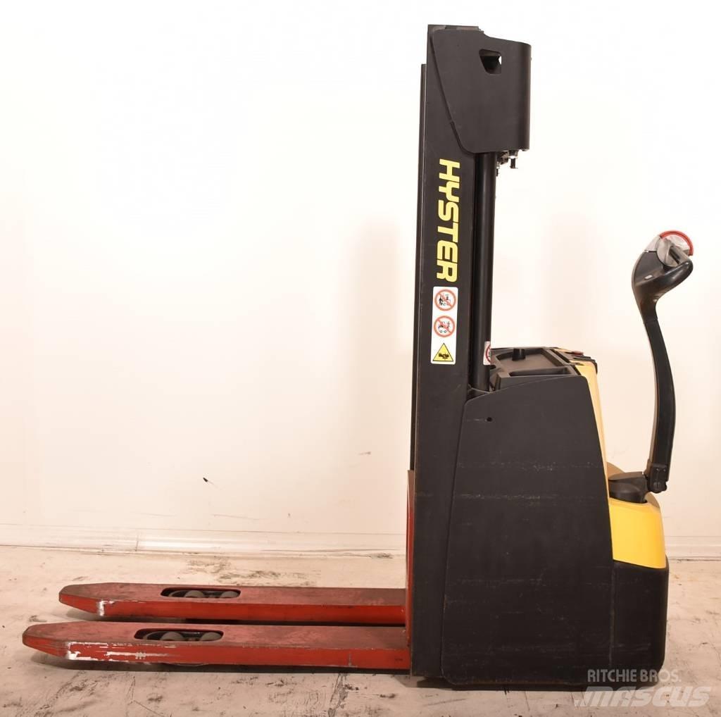 Hyster S1.4 Gaffelstabler med gående fører