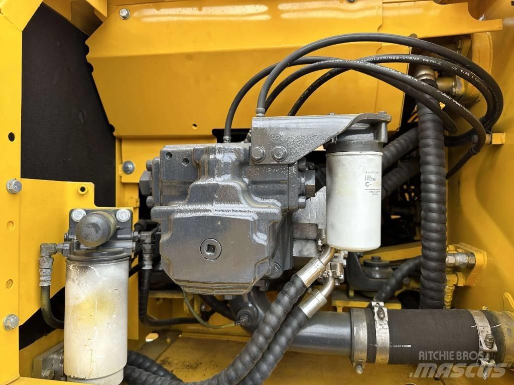 Komatsu PC200-8 Gravemaskiner på larvebånd