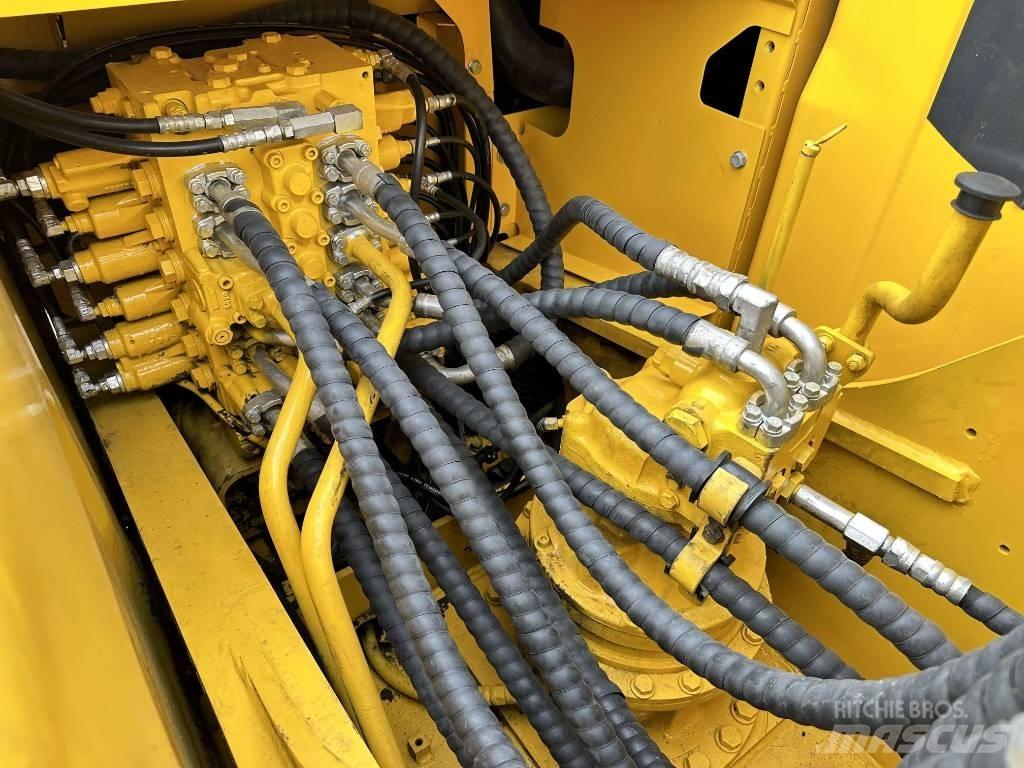 Komatsu PC200-8 Gravemaskiner på larvebånd