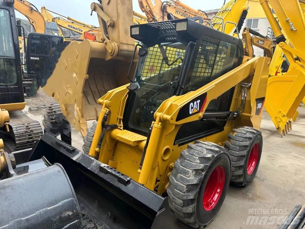 CAT 246 D Minilæsser - skridstyret