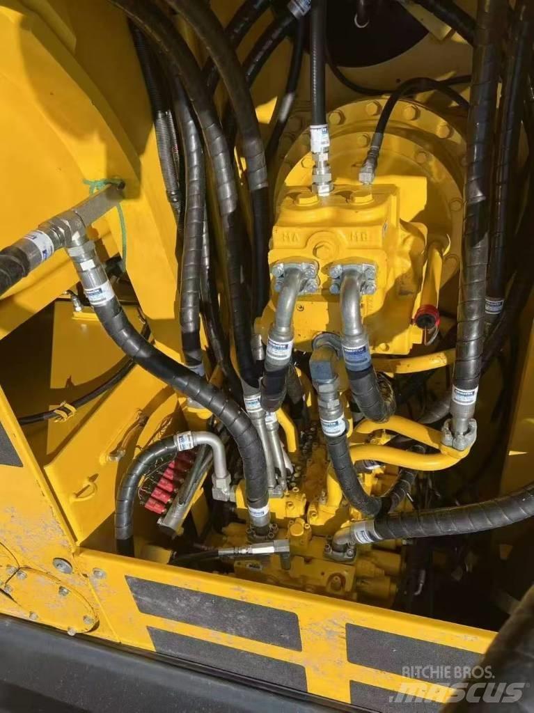 Komatsu 300-7 Gravemaskiner på larvebånd