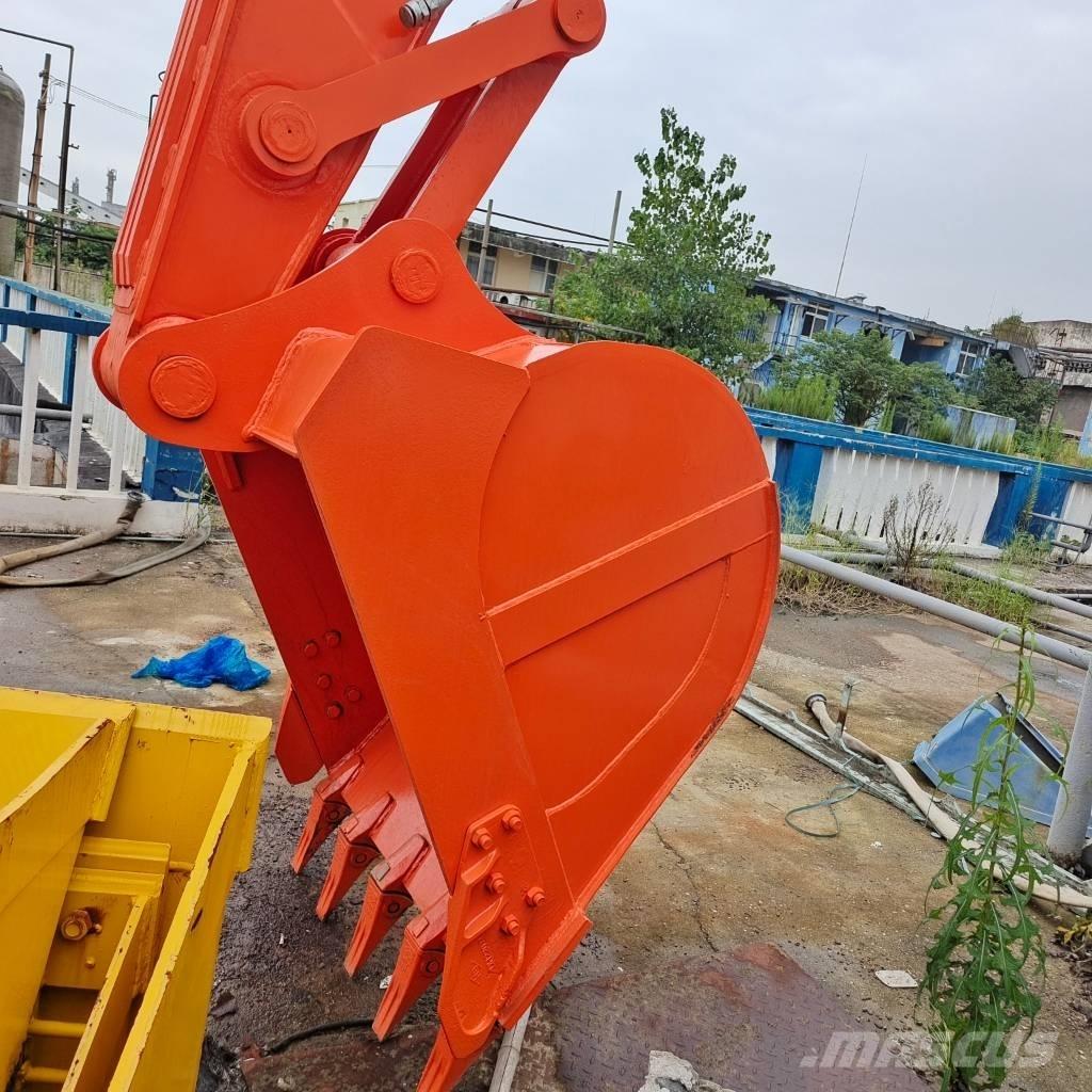 Doosan DX 225 Gravemaskiner på larvebånd