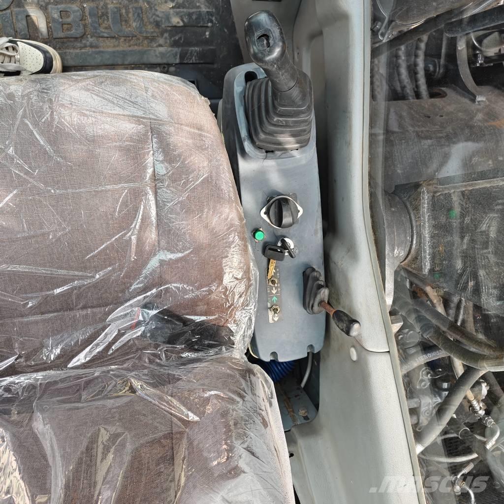 Hyundai R 150 W Gravemaskiner på hjul