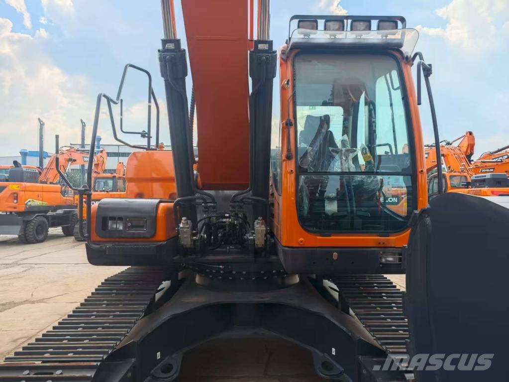 Doosan DX225 Gravemaskiner på larvebånd