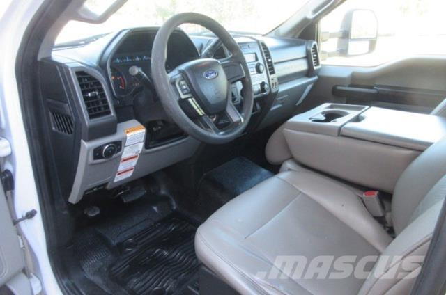 Ford F550 Bjærgningskøretøjer