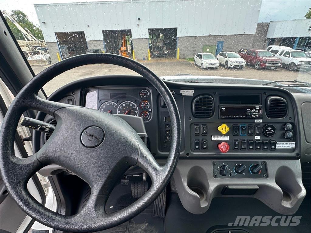 National 900A Lastbil med kran