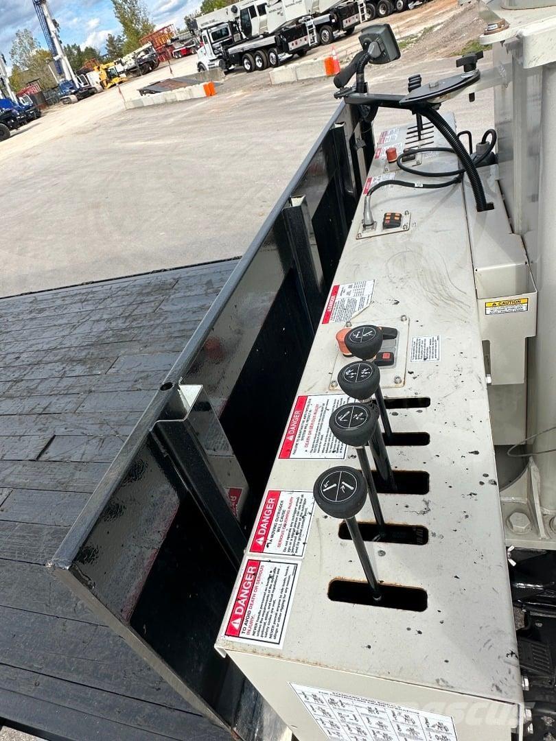 National NBT30H-2 Lastbil med kran