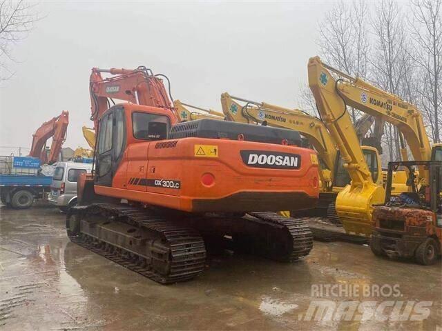 Doosan DX 300 Gravemaskiner på larvebånd