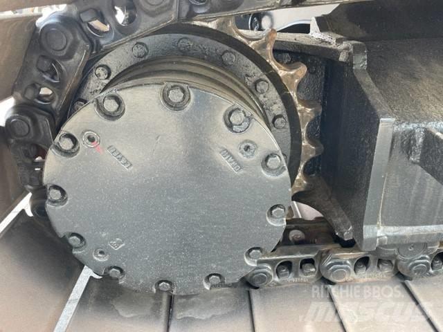 Hitachi ZX 135 US Gravemaskiner på larvebånd