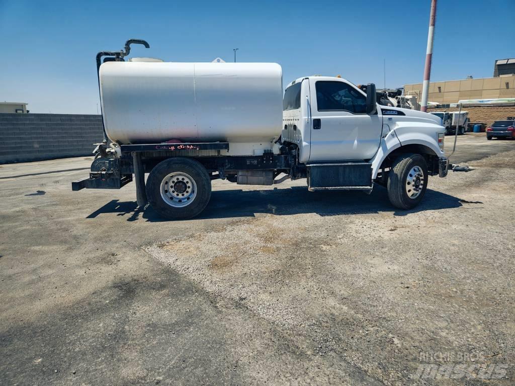 Ford F 650 SD Tankvogne - vand