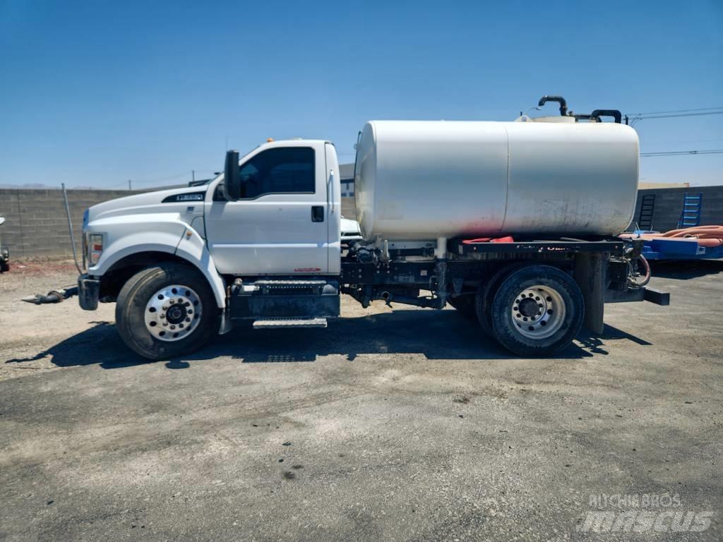 Ford F 650 SD Tankvogne - vand