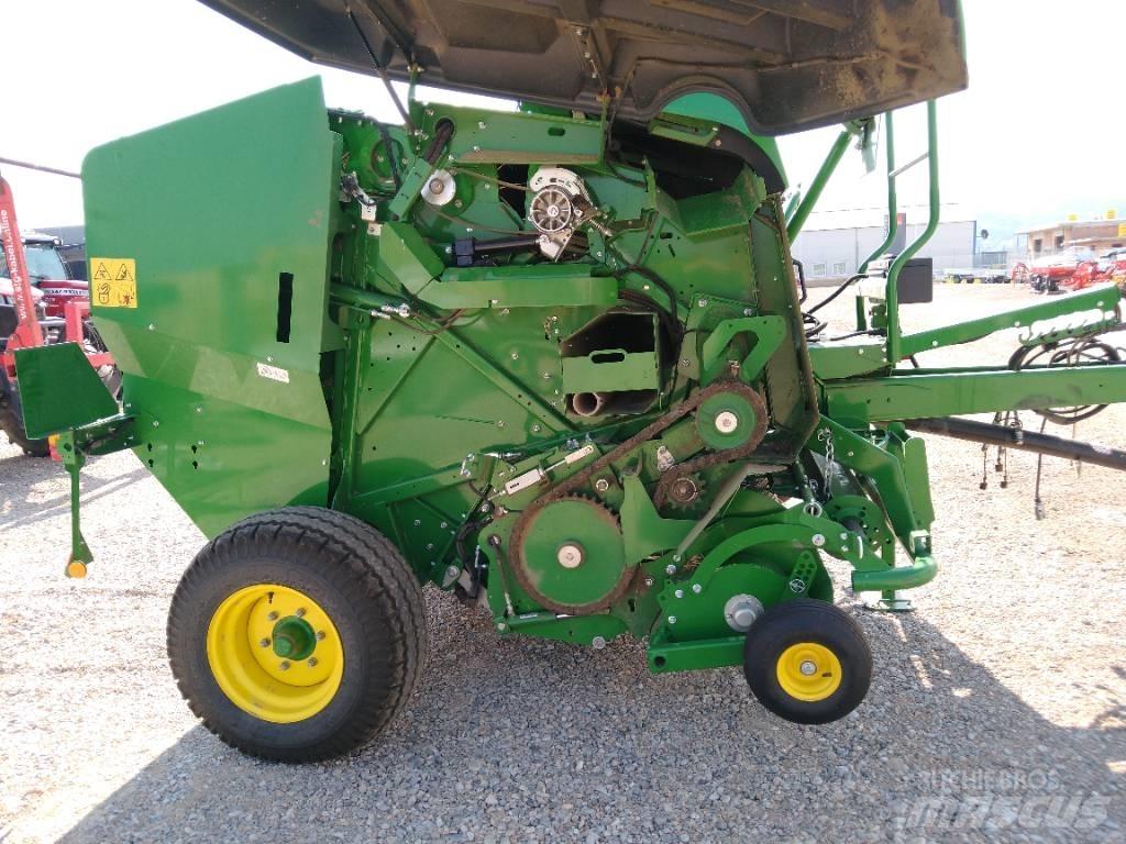 John Deere F441M Rundballe-pressere