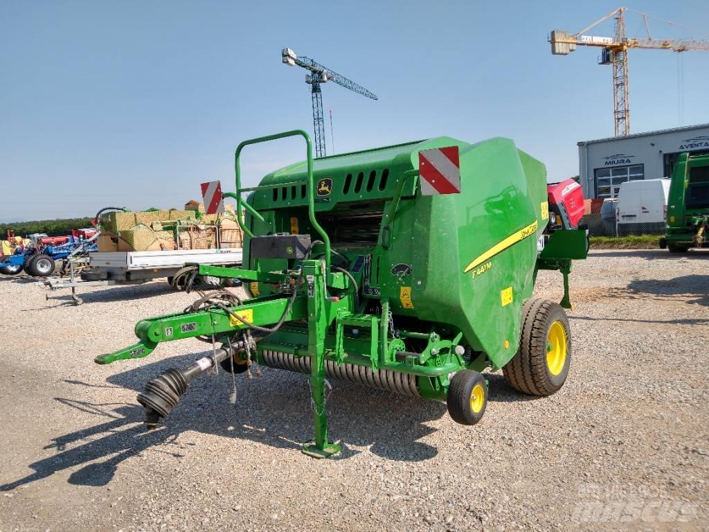 John Deere F441M Rundballe-pressere