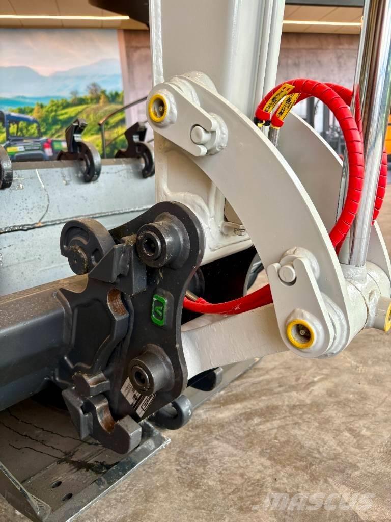 Takeuchi TB 225 Minigravemaskiner