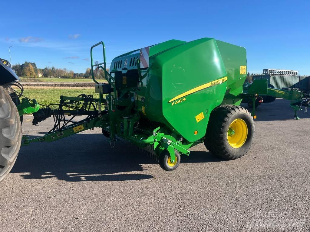 John Deere F441M Rundballe-pressere