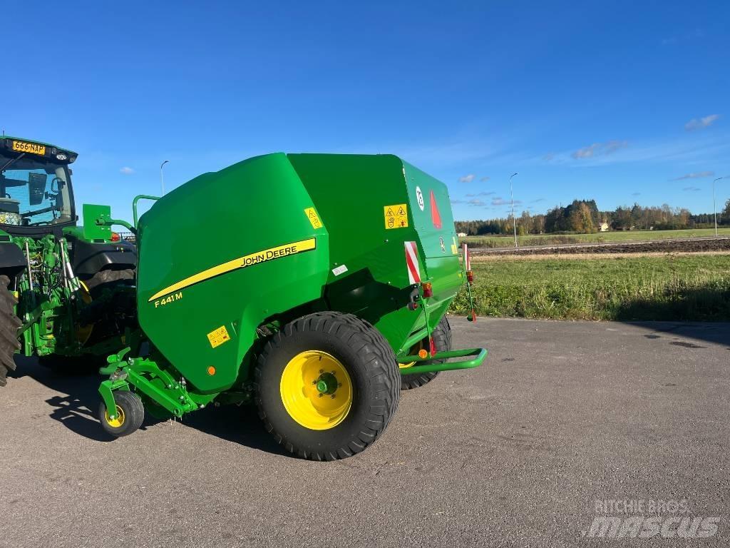 John Deere F441M Rundballe-pressere