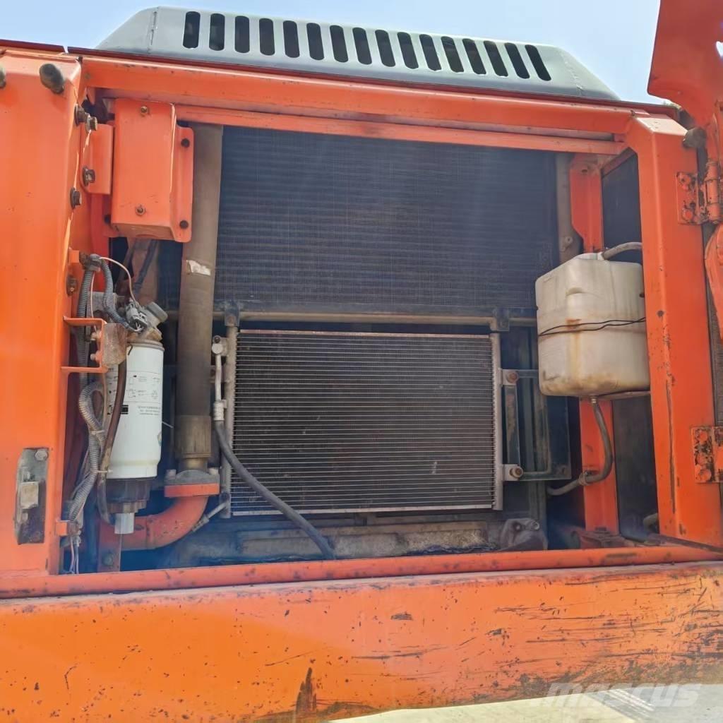 Doosan DX 300 LC Gravemaskiner på larvebånd