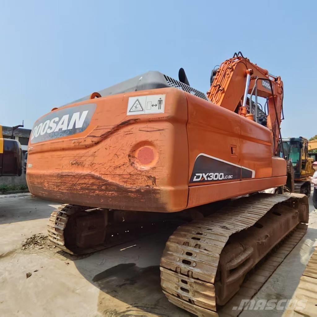 Doosan DX 300 LC Gravemaskiner på larvebånd