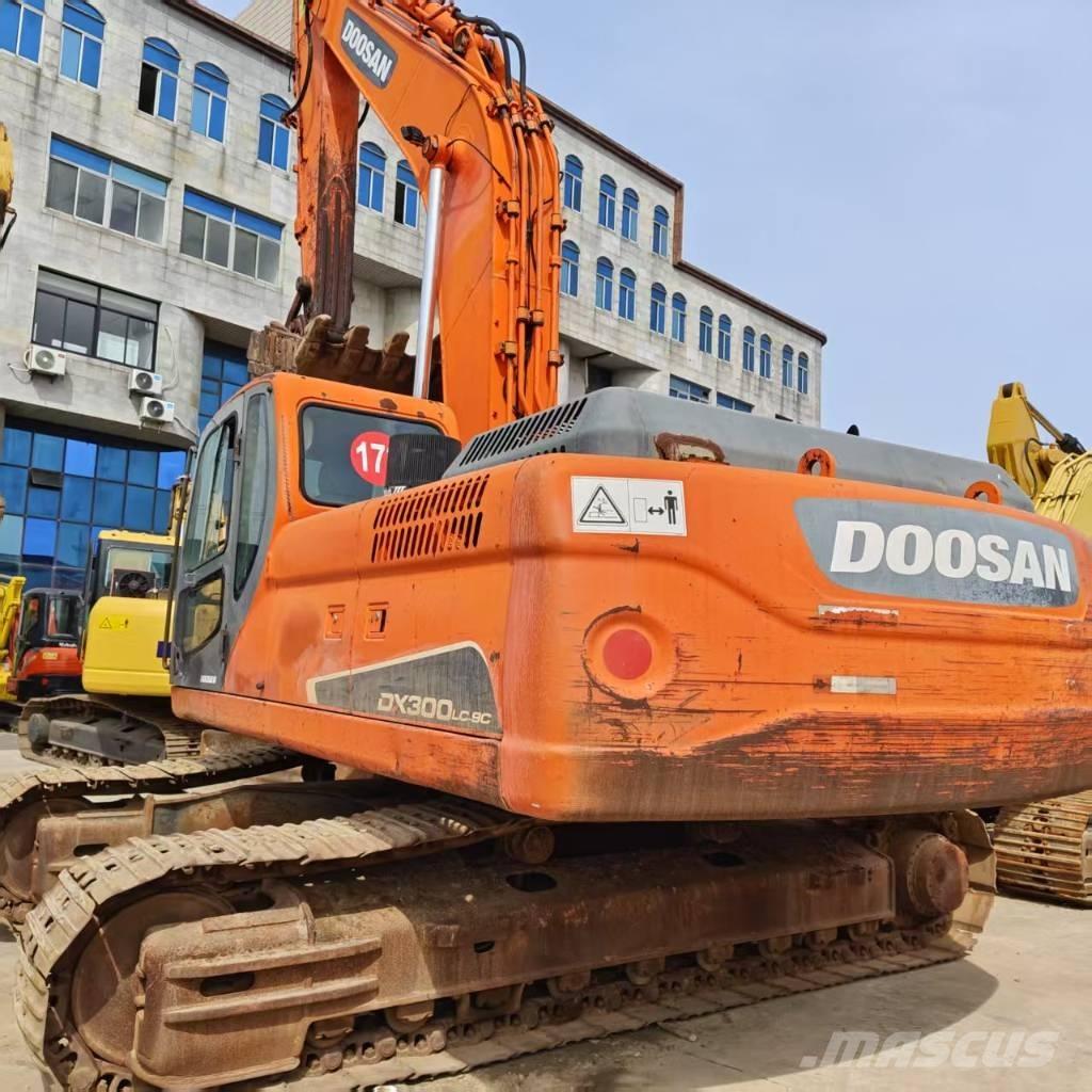 Doosan DX 300 LC Gravemaskiner på larvebånd