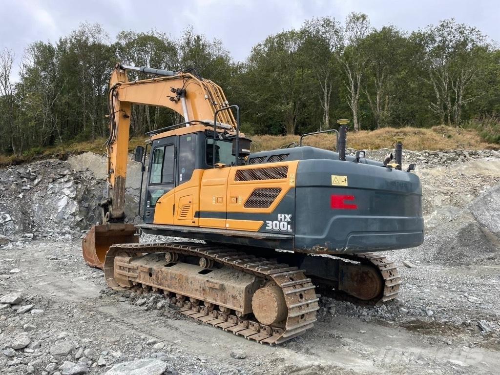 Hyundai HX 300 L Gravemaskiner på larvebånd