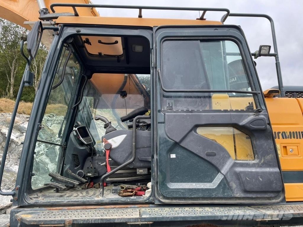 Hyundai HX 300 L Gravemaskiner på larvebånd