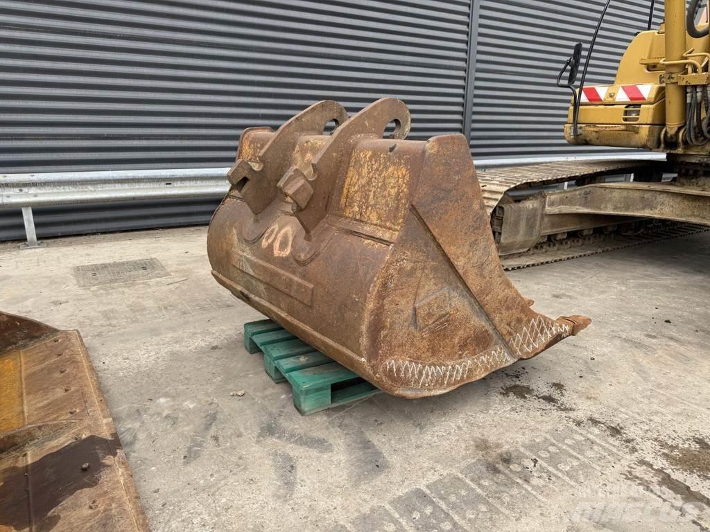 CAT 320 DL Gravemaskiner på larvebånd