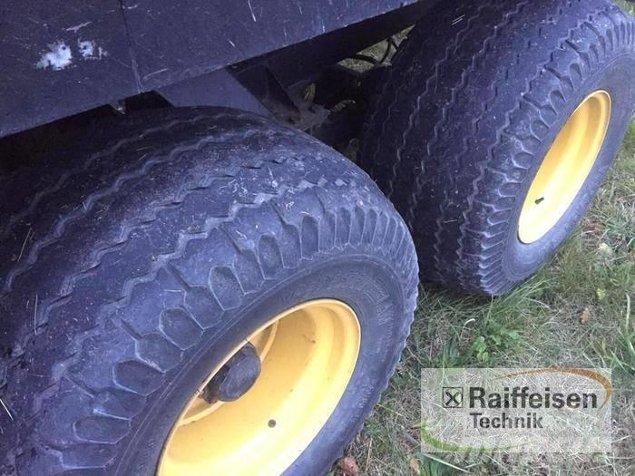 New Holland BB 960 Pressere til firkantede baller