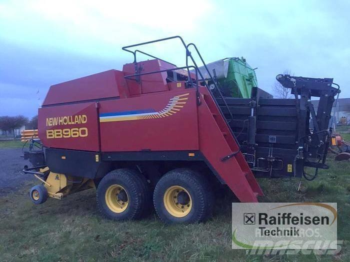 New Holland BB 960 Pressere til firkantede baller