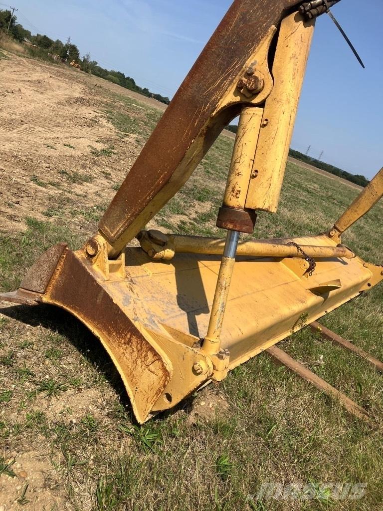 CAT 825 C Jordvibrationstromler