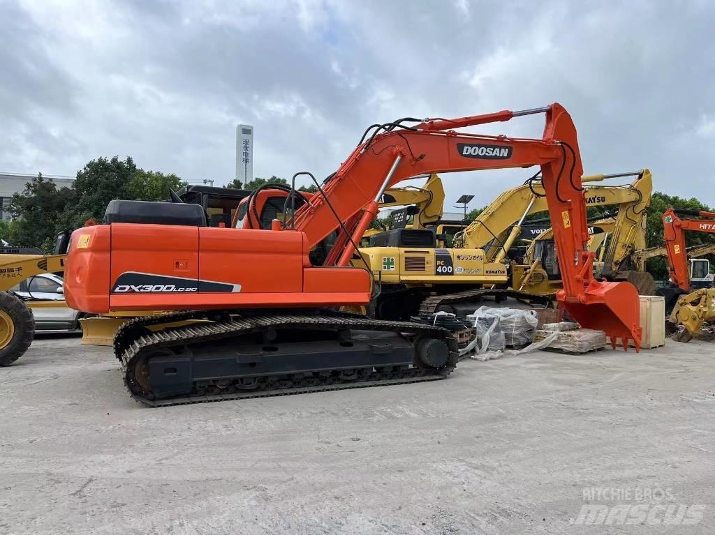 Doosan DX 300 Gravemaskiner på larvebånd