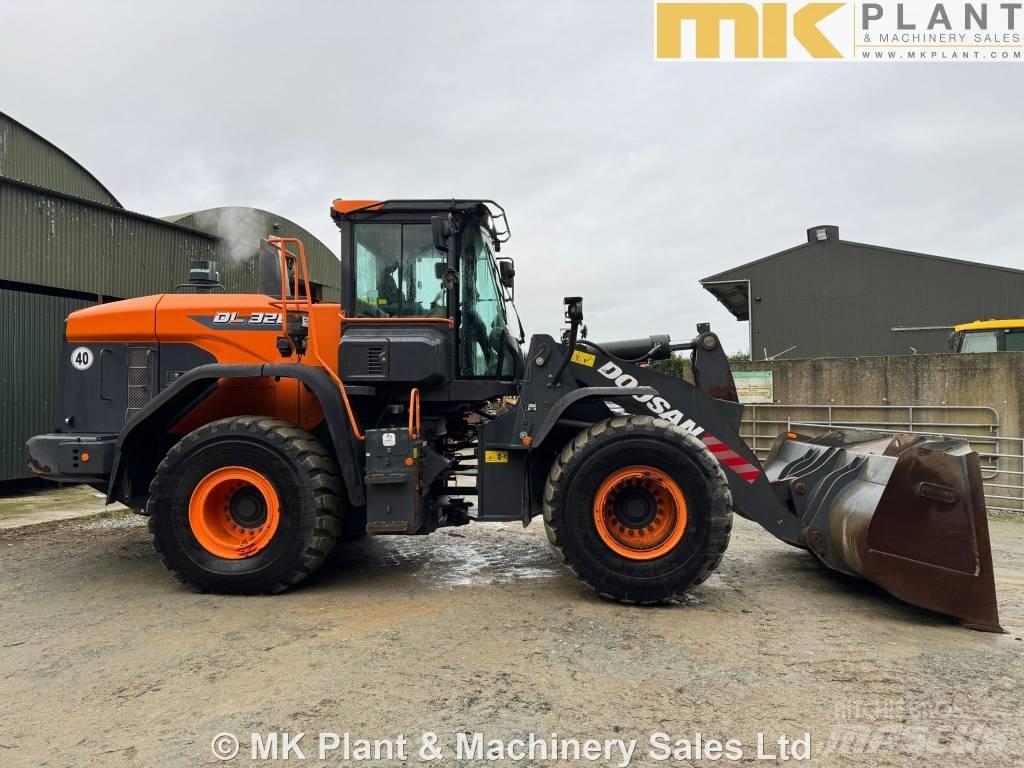 Doosan DL 320-7 Læssemaskiner på hjul