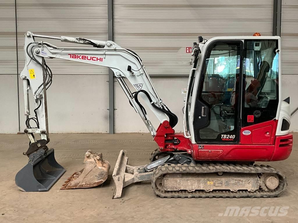 Takeuchi TB 240 Minigravemaskiner
