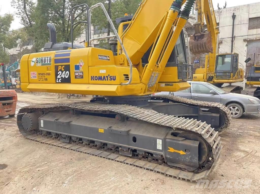Komatsu PC240-8 Gravemaskiner på larvebånd