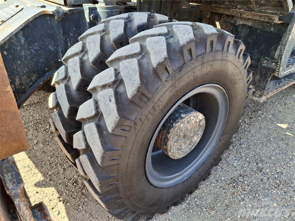 Hyundai HW 210 A Gravemaskiner på hjul