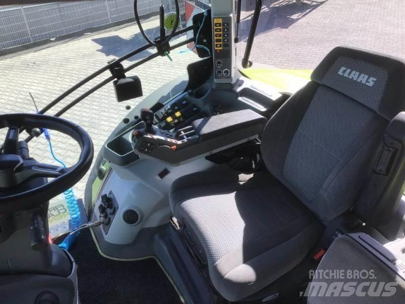 CLAAS AXION 850 Traktorer