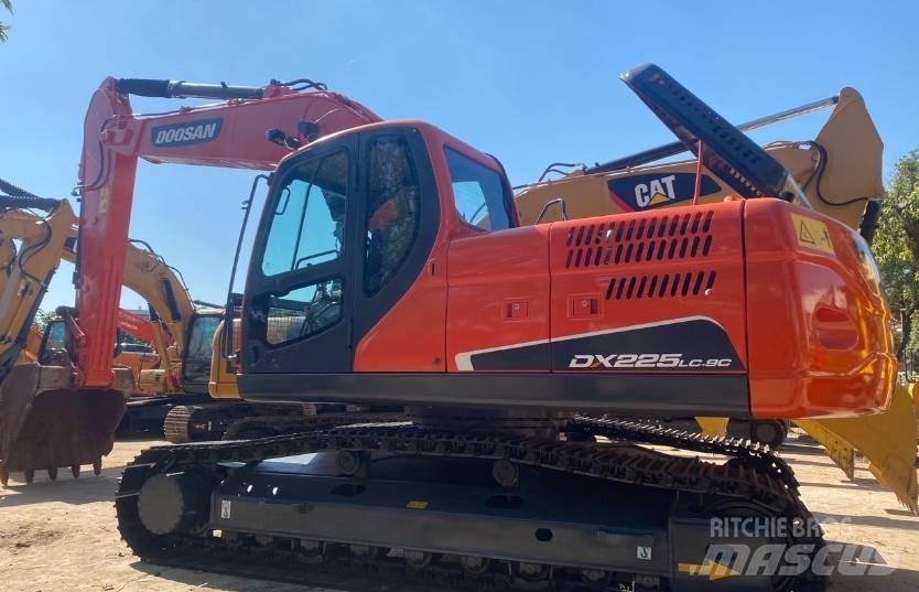 Doosan DX225 Gravemaskiner på larvebånd