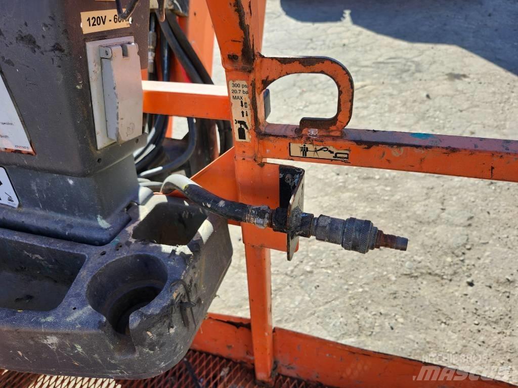 JLG 800 AJ Bomlifte med knækarm