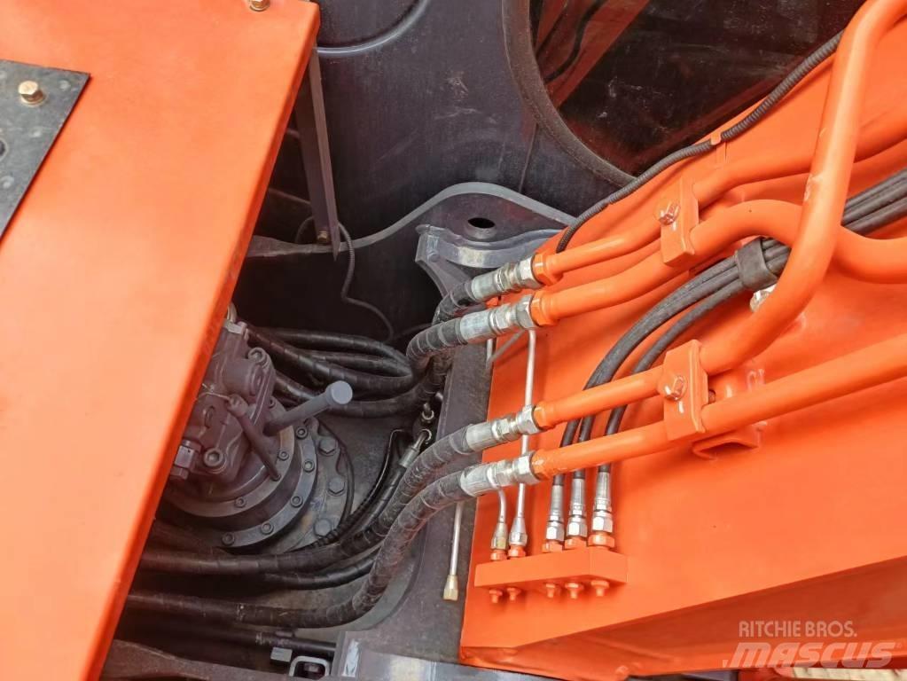 Hitachi ZX120-6 Gravemaskiner på larvebånd